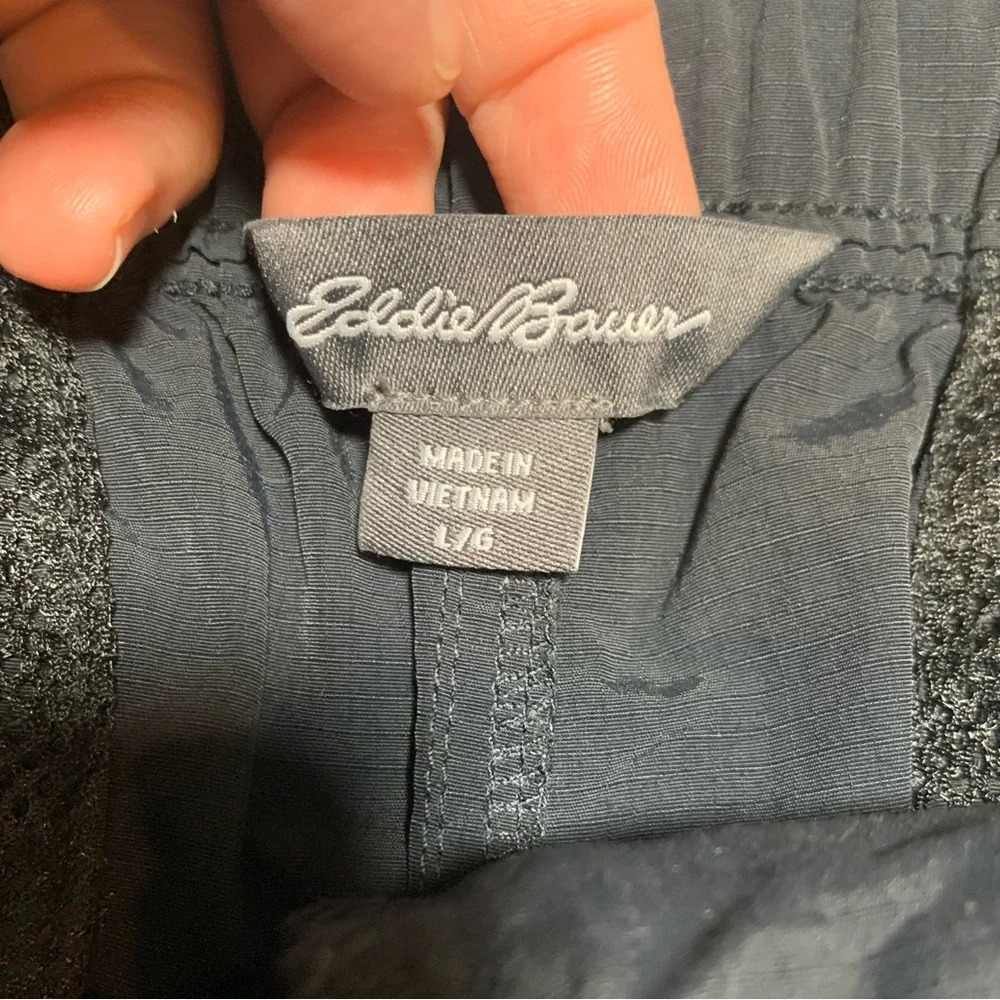 Eddie Bauer Ripstop Tech Shorts Men Black Cargo Pockets Elastic Waist. Size L.